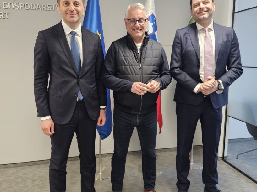'}}